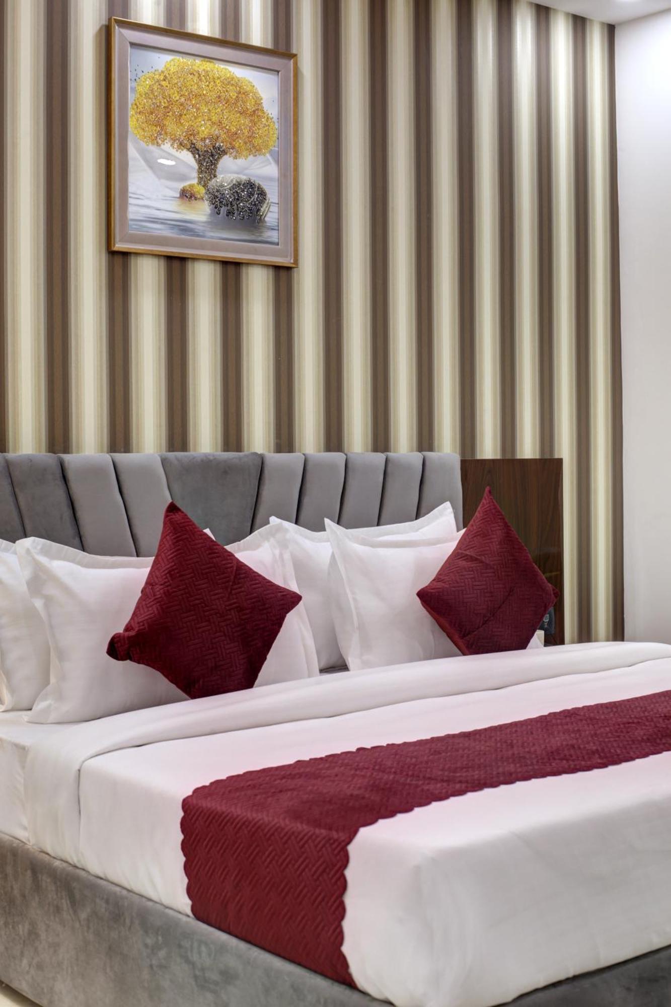 Limewood Stay - Millennium Huda City Center Gurgáon Kültér fotó
