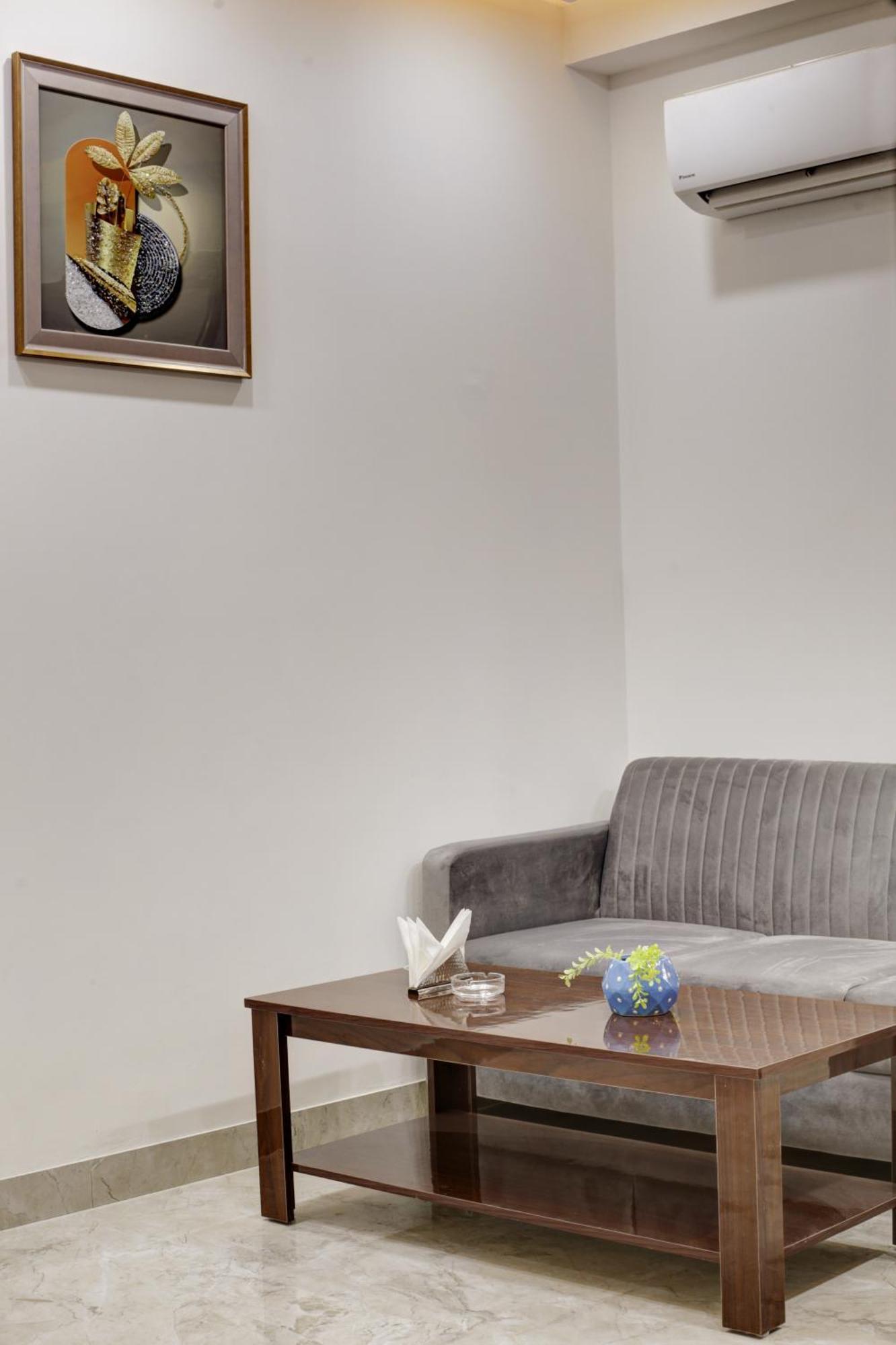Limewood Stay - Millennium Huda City Center Gurgáon Kültér fotó