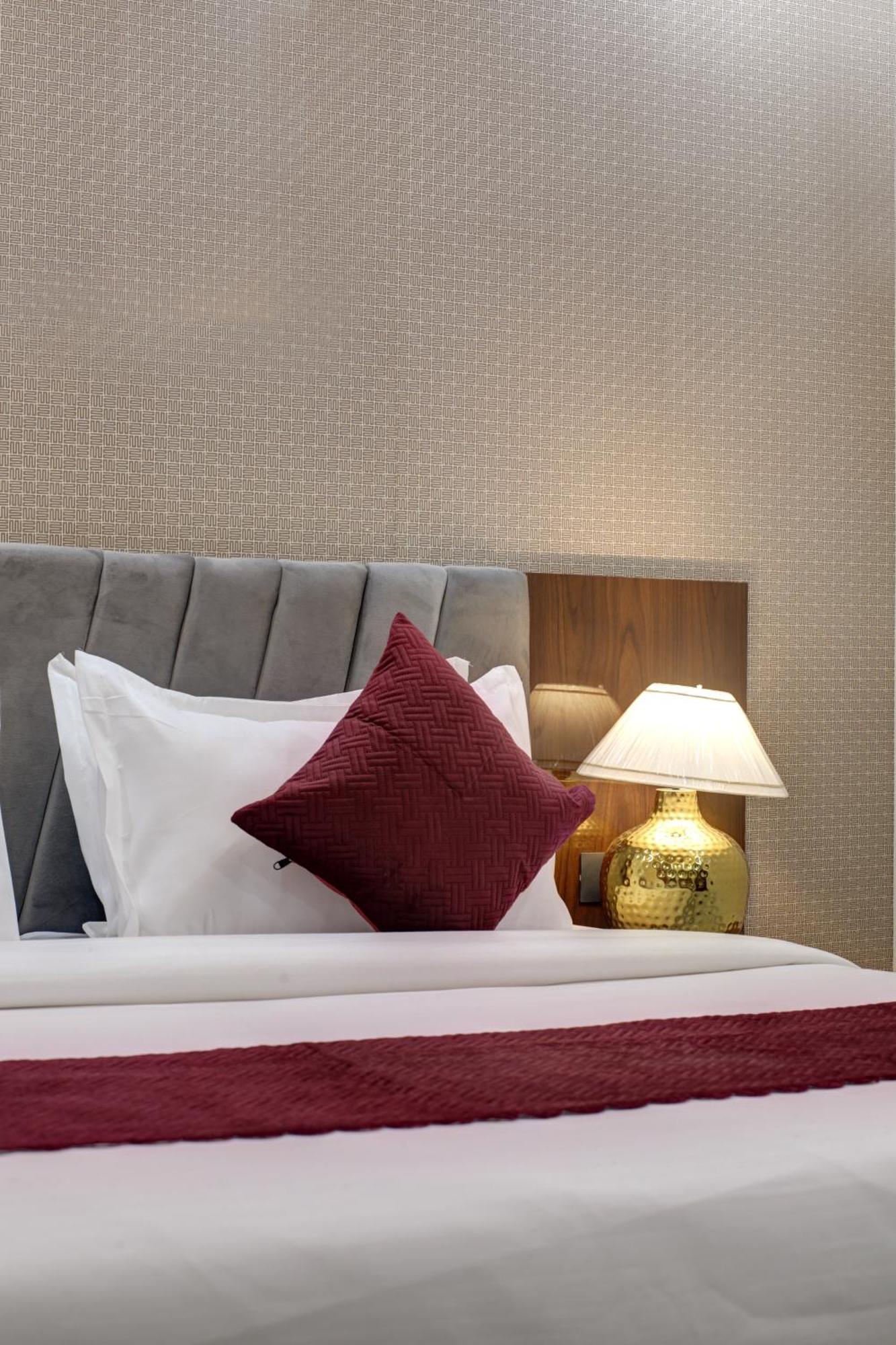 Limewood Stay - Millennium Huda City Center Gurgáon Kültér fotó